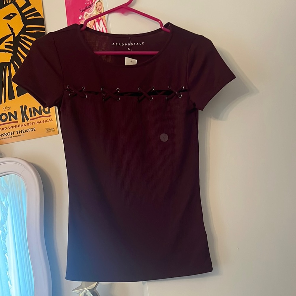Aeropostale small wine color top!!